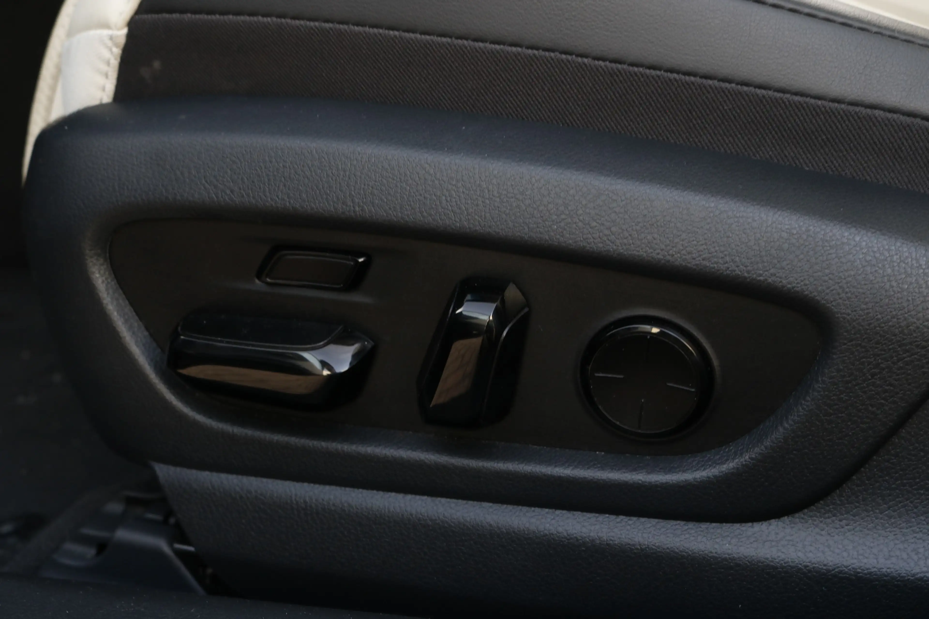 Lexus ES 300 300h President Line | Mark Levinson | HUD | LED ko — photo 15