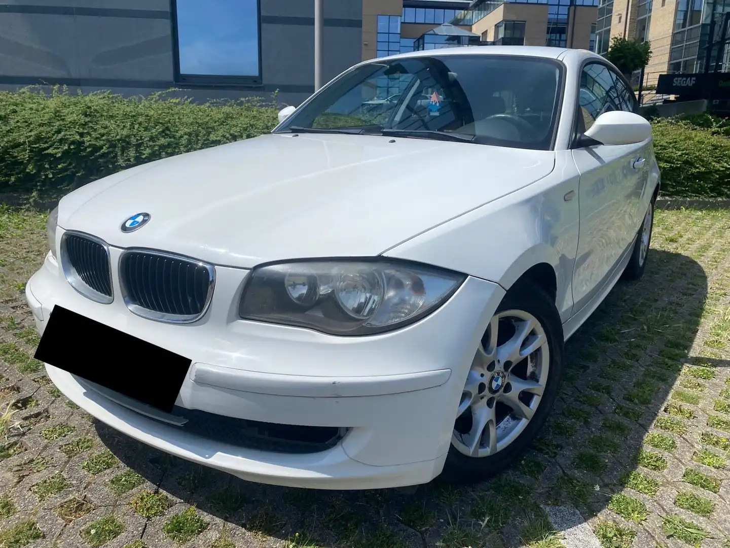 BMW 118 d Blanc - 1