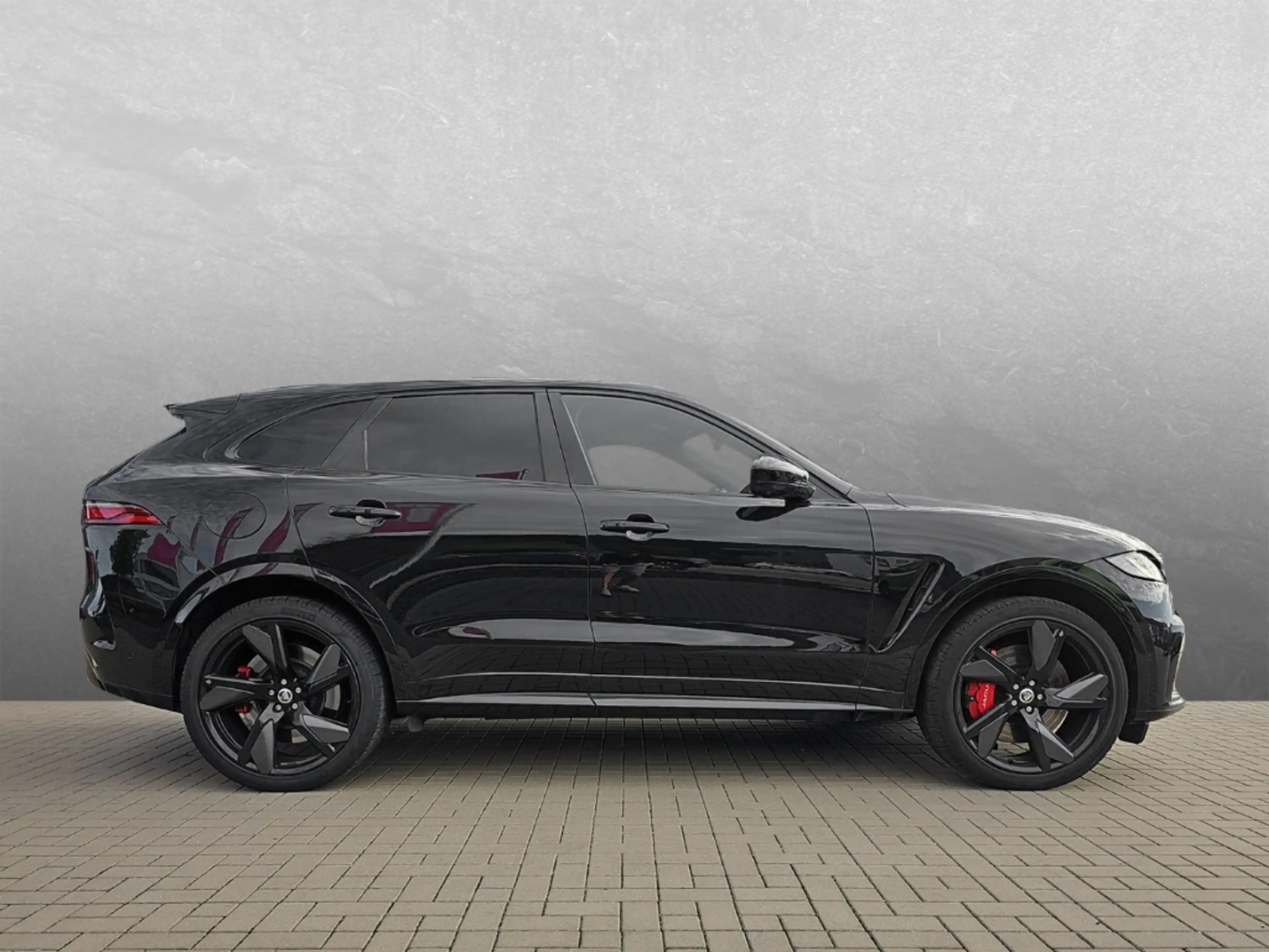 Jaguar F-Pace P550 SVR — photo 7