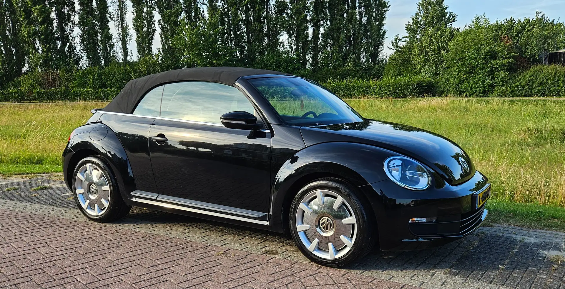 Volkswagen Beetle Beetle 1.2 TSI Design BlueM Zwart - 1