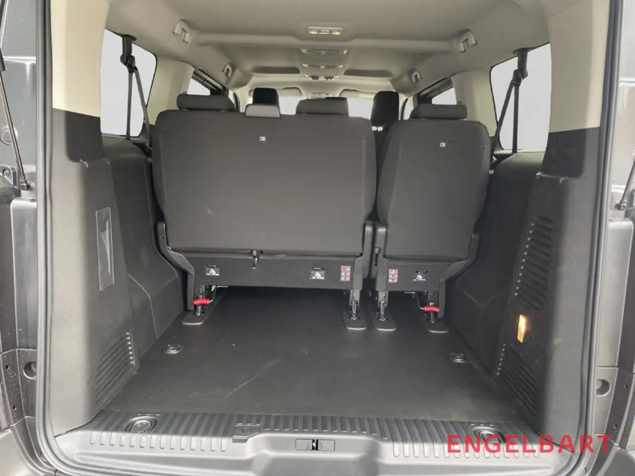 Toyota Proace Verso 2.2D AT L2 Comfort Navi 9-Sitzer 13