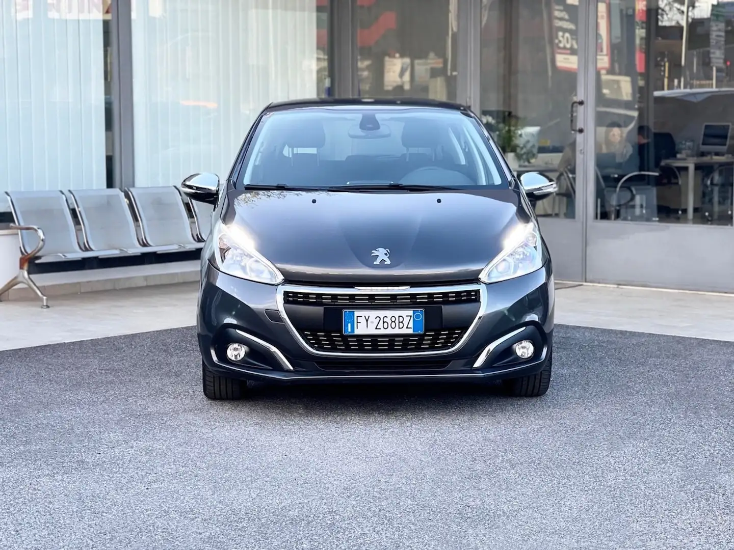 Peugeot 208 1.2 Benzina 110CV E6 Neo. - 2019 Grijs - 2