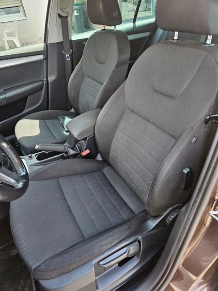 Skoda Octavia Combi Elegance 4x4 — photo 11