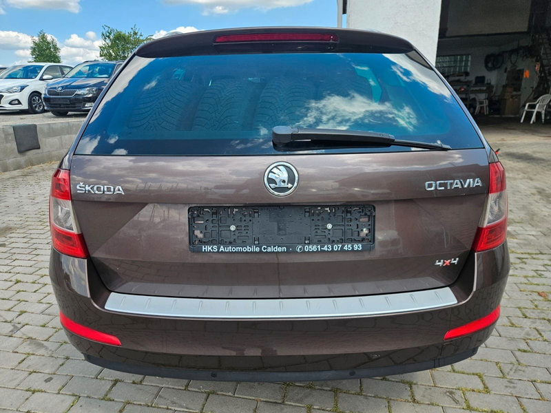 Skoda Octavia Combi Elegance 4x4 — photo 8