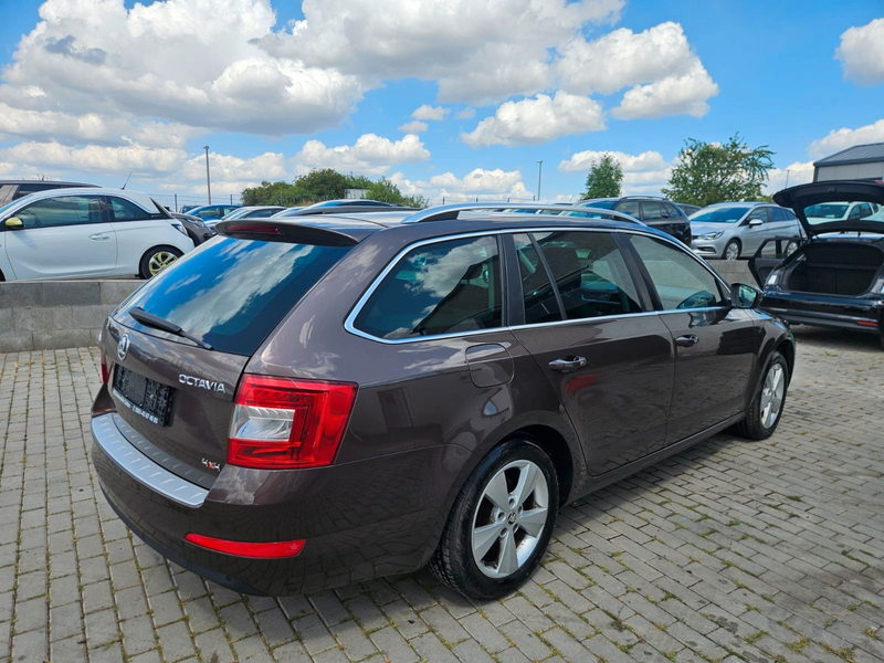 Skoda Octavia Combi Elegance 4x4 — photo 7