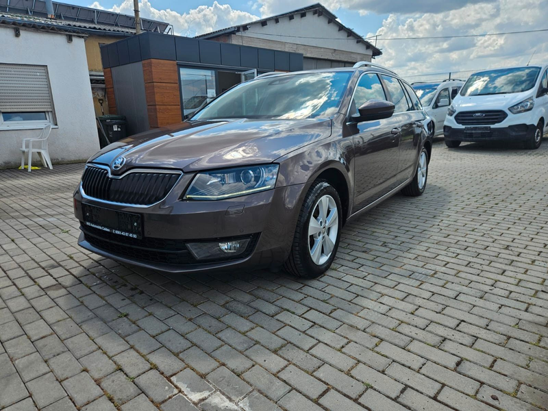 Skoda Octavia Combi Elegance 4x4 — photo 13
