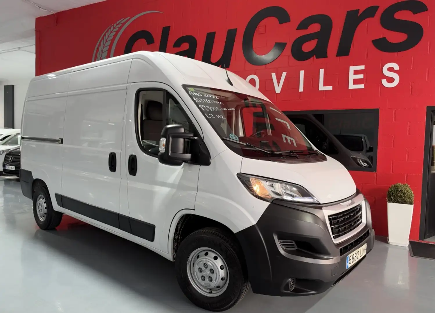 Peugeot Boxer Furgón 2.2BlueHDI 335 L2H2 Pack S&S 140 Blanco - 1