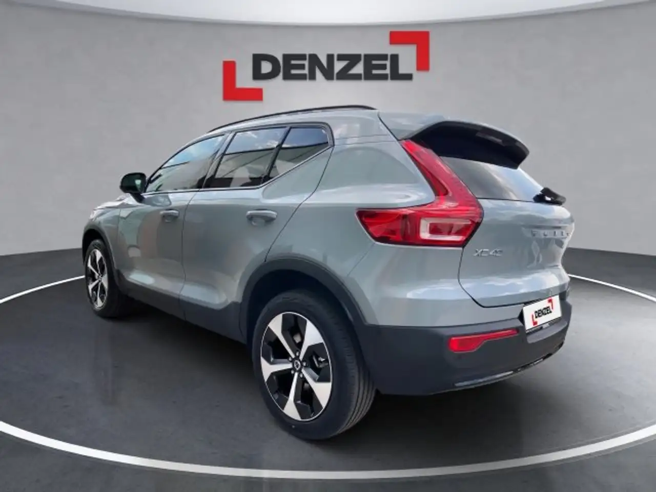 Volvo XC40 2026