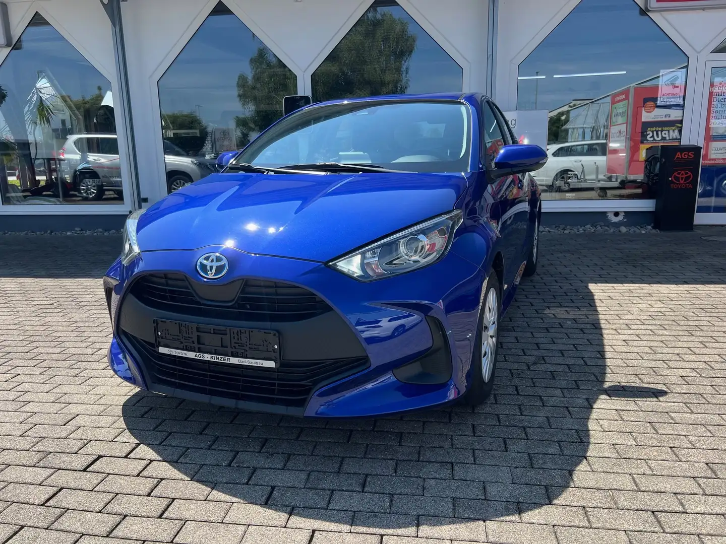 Toyota Yaris Hybrid Business Edition Blau - 2