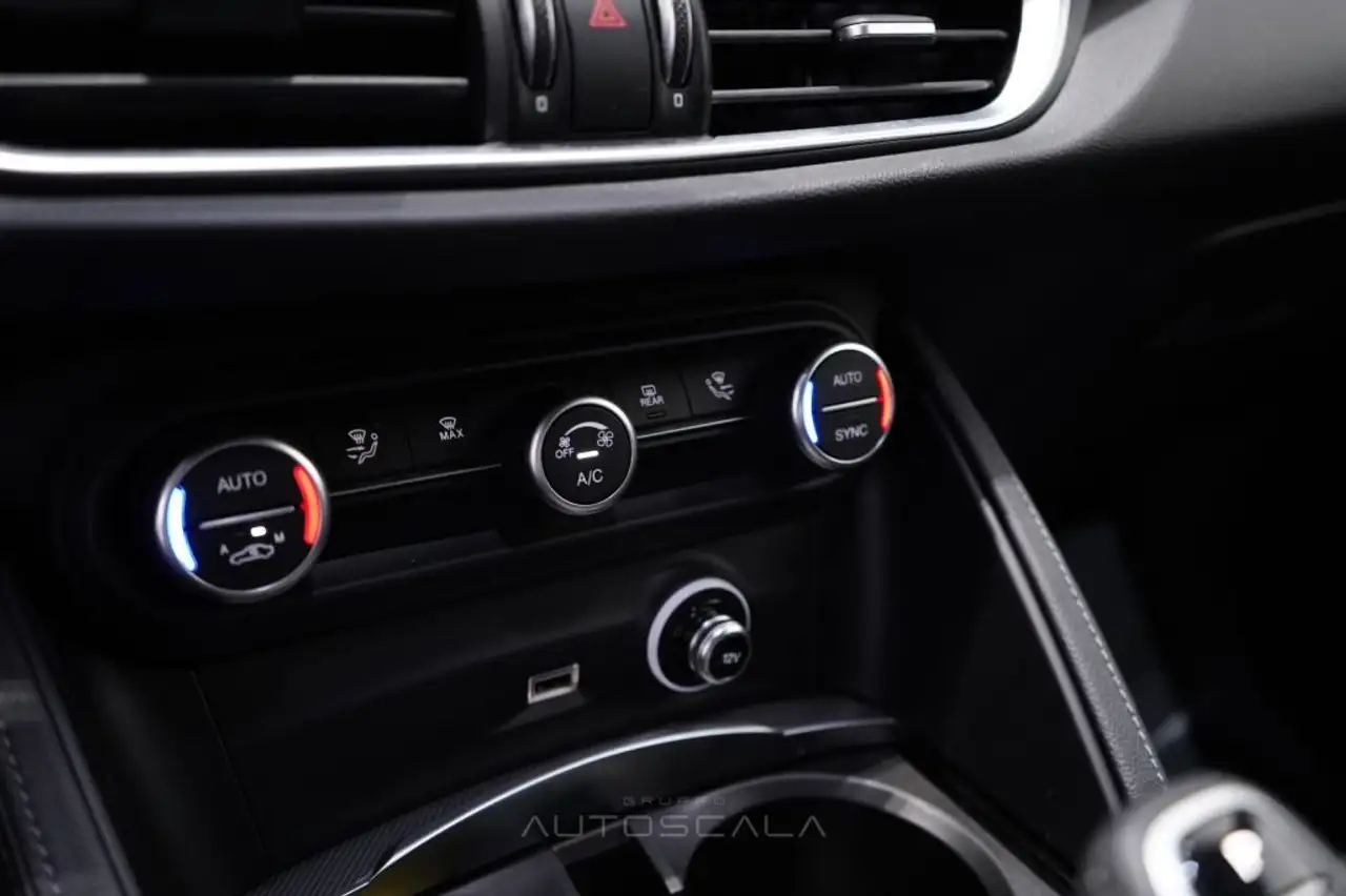 Alfa Romeo Stelvio 2024 — фото 20