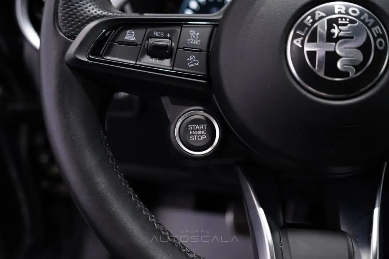 Alfa Romeo Stelvio 2024 — фото 17