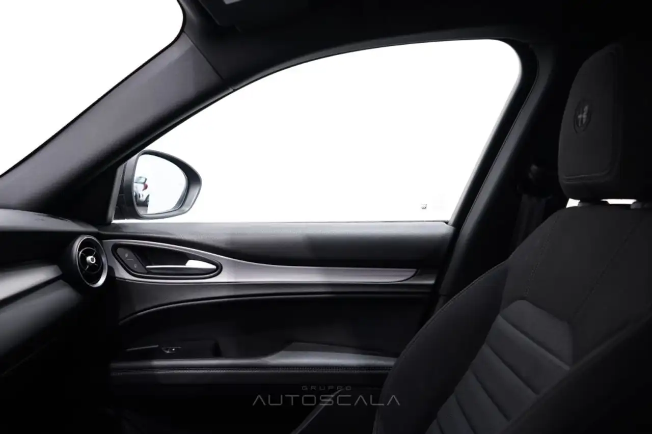 Alfa Romeo Stelvio 2024 — фото 24