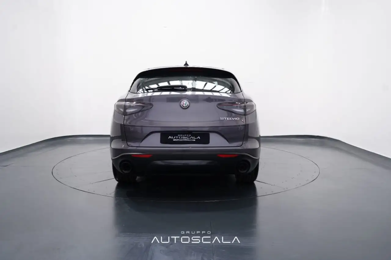 Alfa Romeo Stelvio 2024