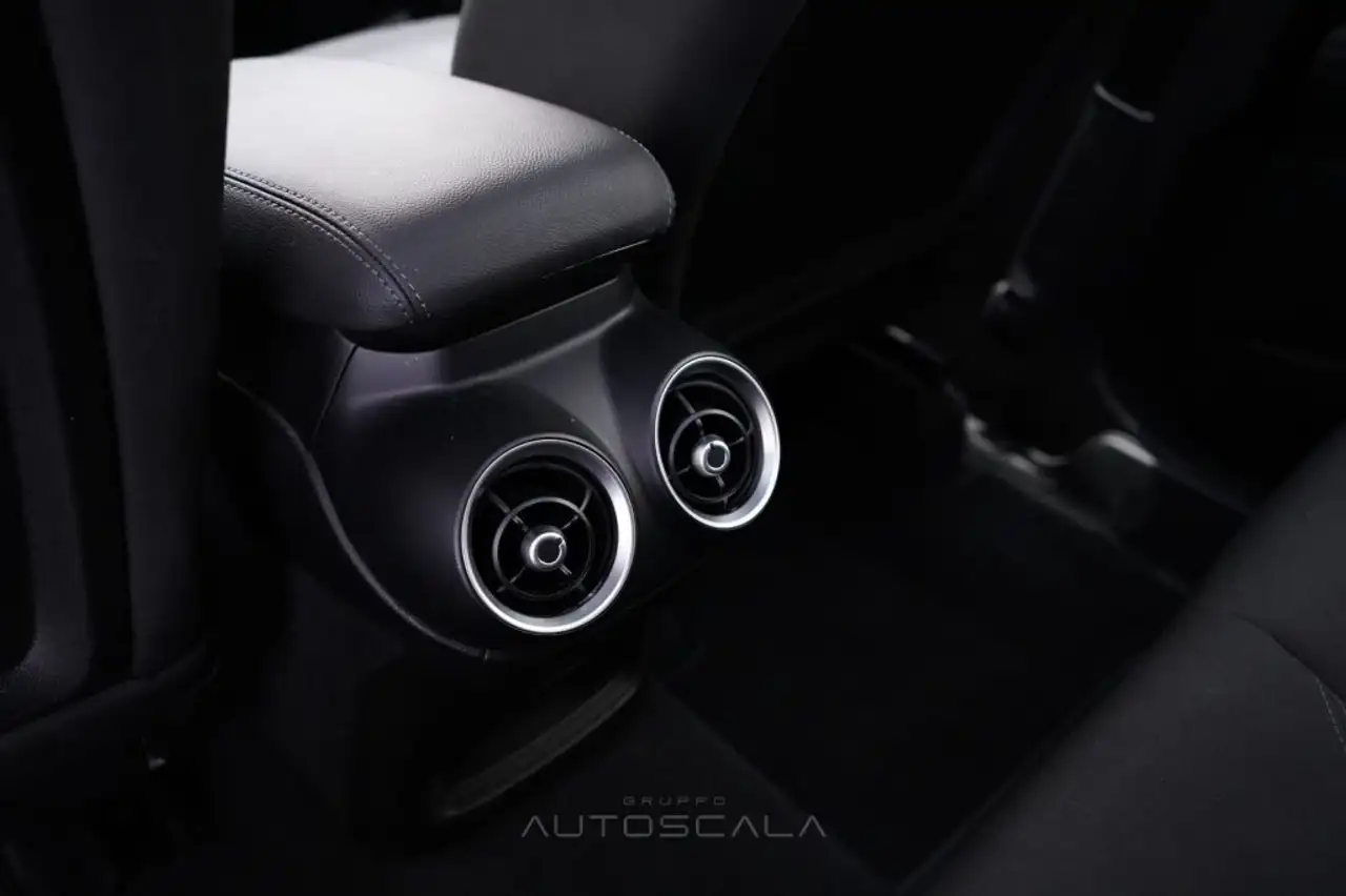 Alfa Romeo Stelvio 2024 — фото 28