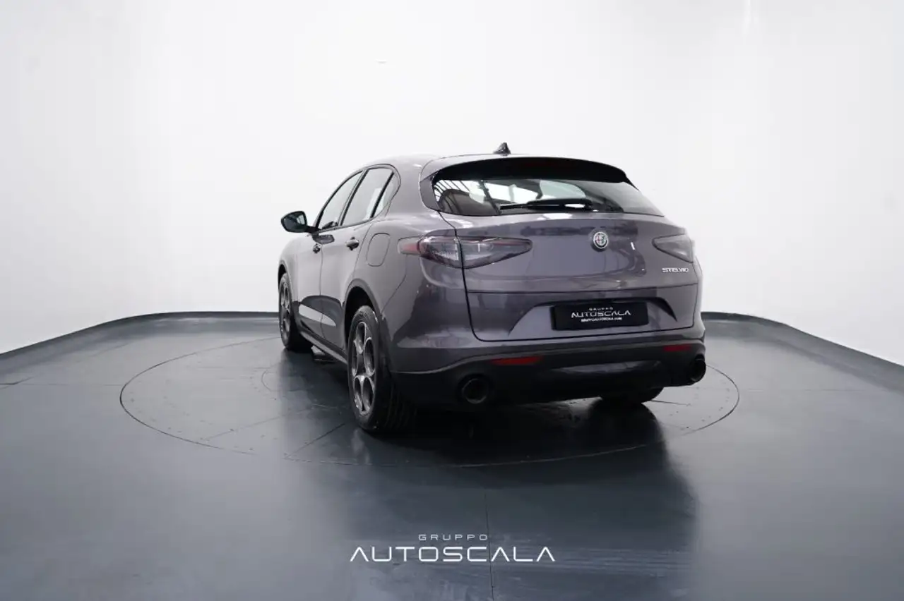 Alfa Romeo Stelvio 2024
