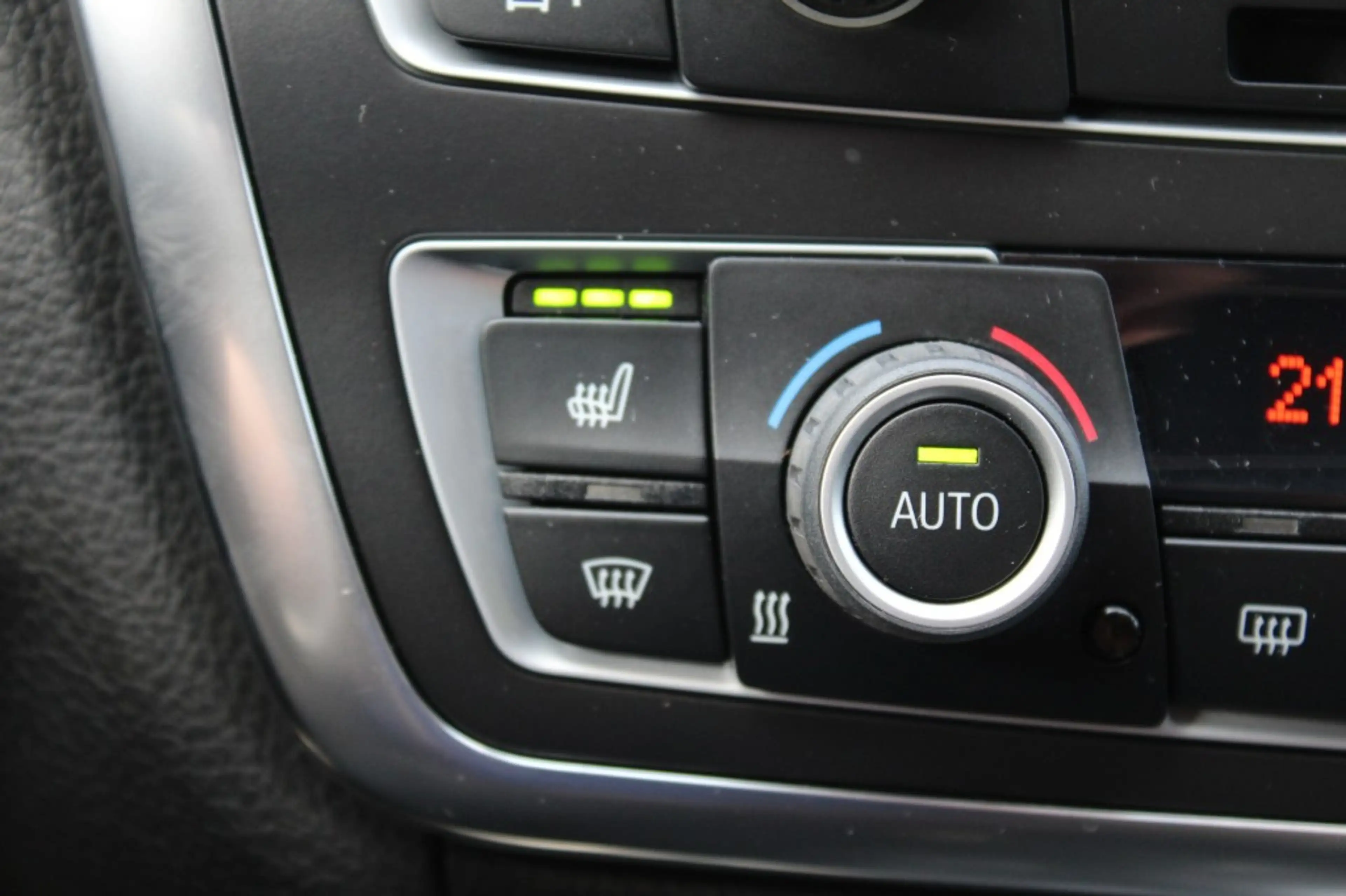 BMW 316 316I 136pk Executive automaat ECC/cruise/navi/PDC — photo 36