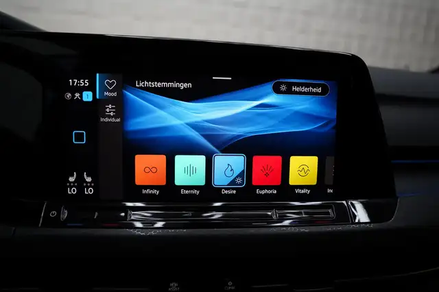 Volkswagen Golf view 20