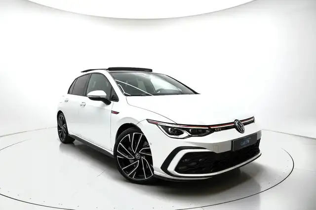 Volkswagen Golf view 3