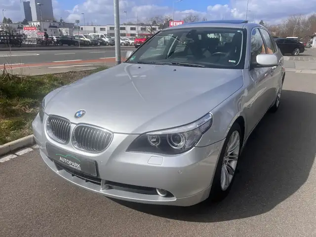 BMW 520 i/Navi/Xenon/SHZ/PDC/Klima/GSD/ANHK