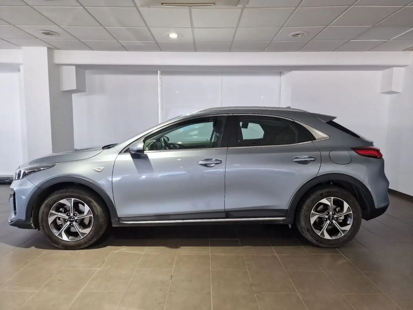 Kia XCeed 1.0 T-GDi Drive Gris - 2