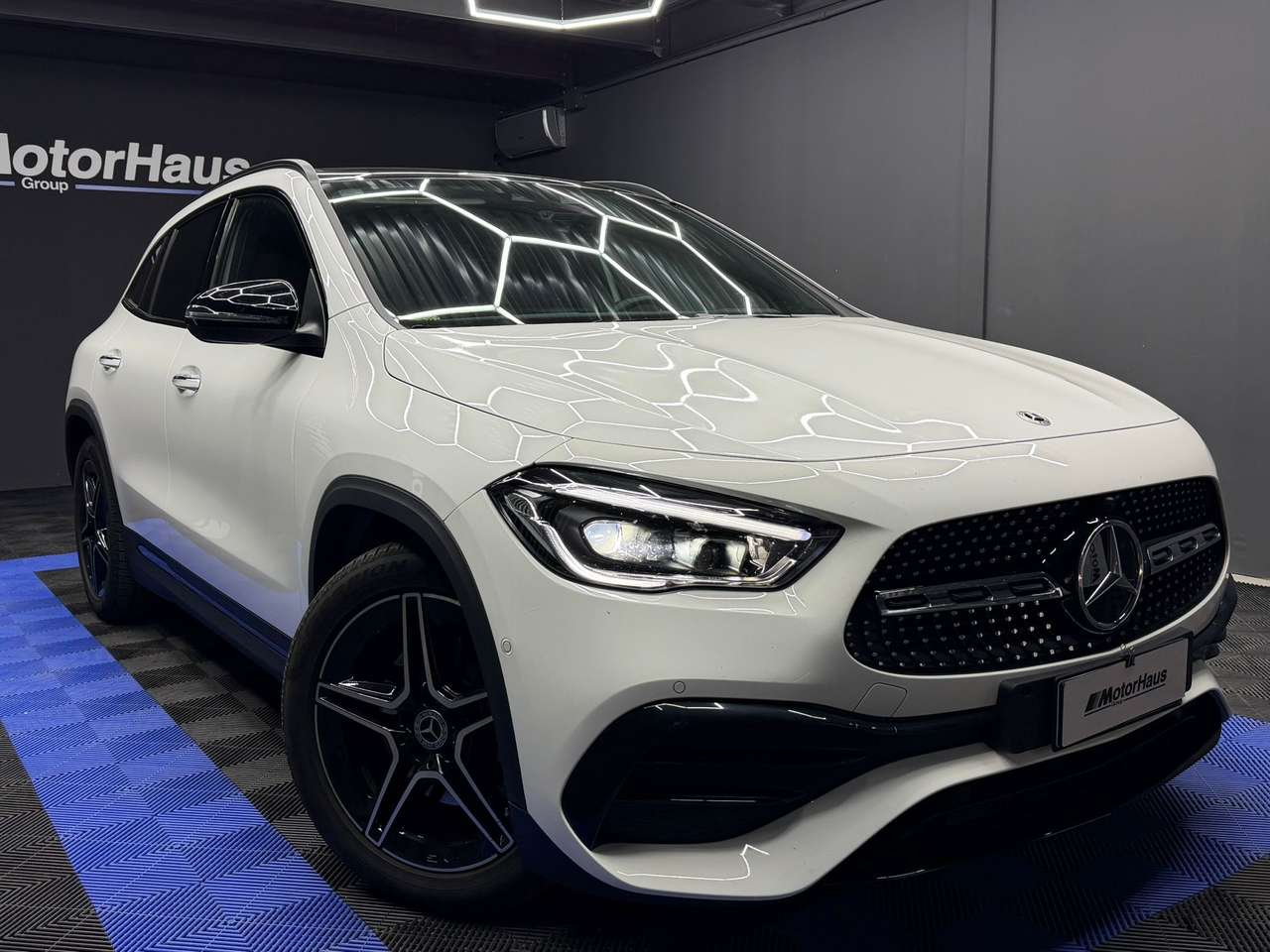 Mercedes-Benz GLA 200 Premium auto