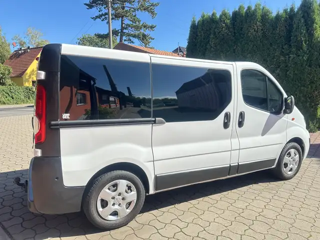 Opel Vivaro view 4