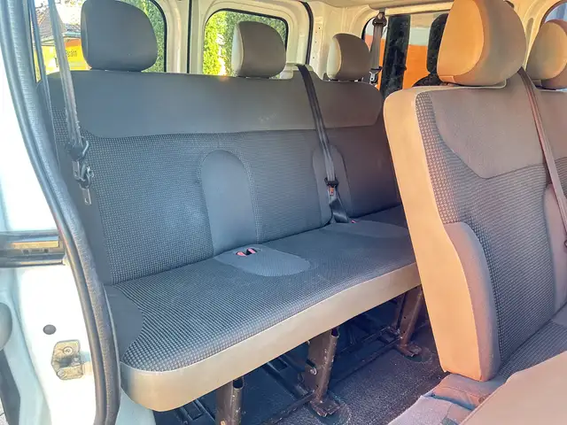 Opel Vivaro view 13