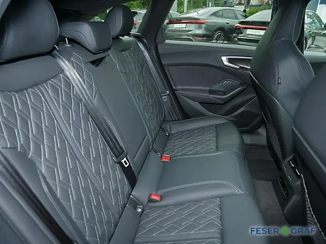 Audi S5 view 6