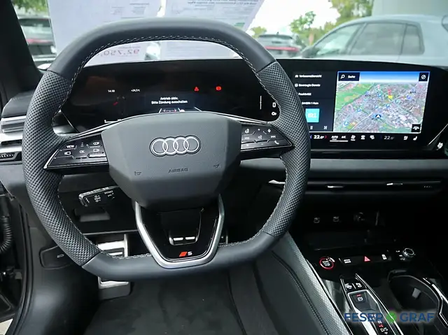 Audi S5 view 4