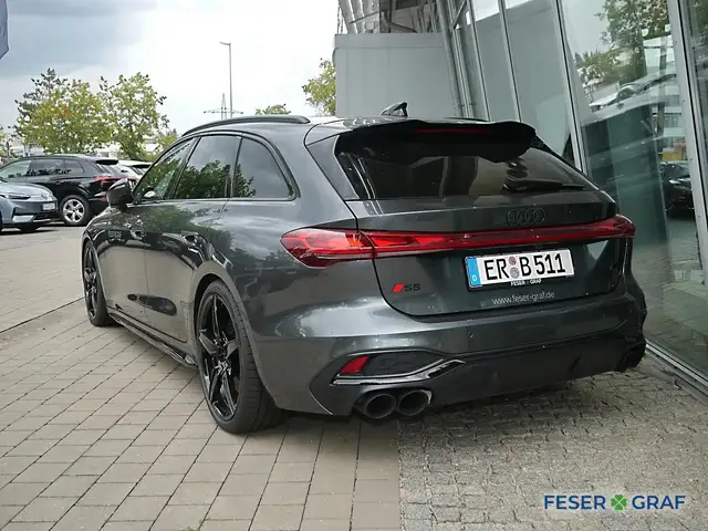 Audi S5 view 3