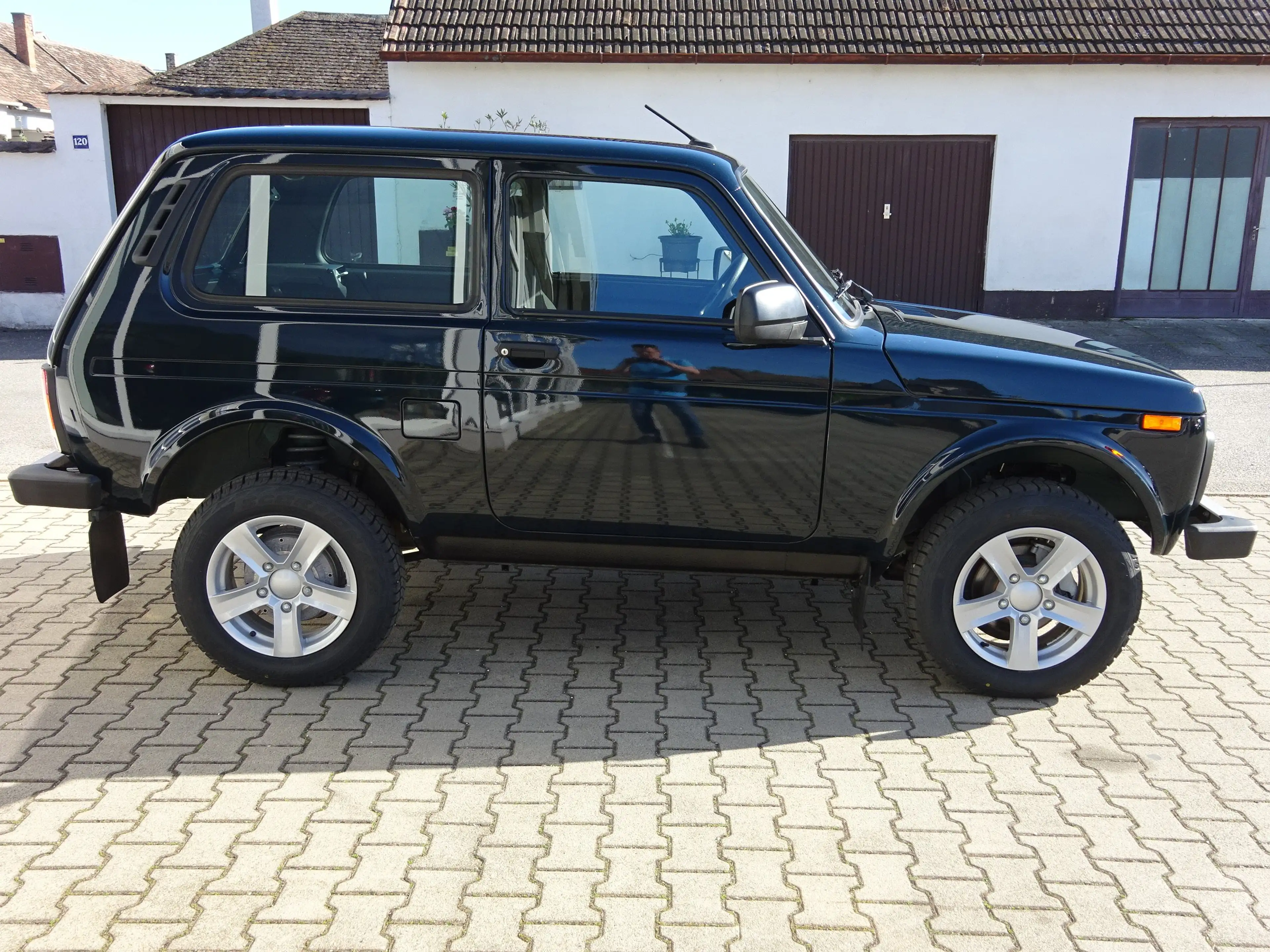 Lada Taiga 4 x 4 LUXE Austria Jagd Edition — photo 4