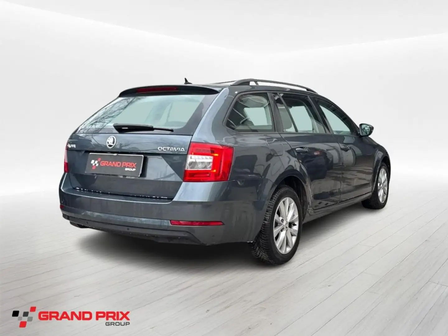 Skoda Octavia 1.6 TDI SCR 115 CV Wagon Executive Gris - 2