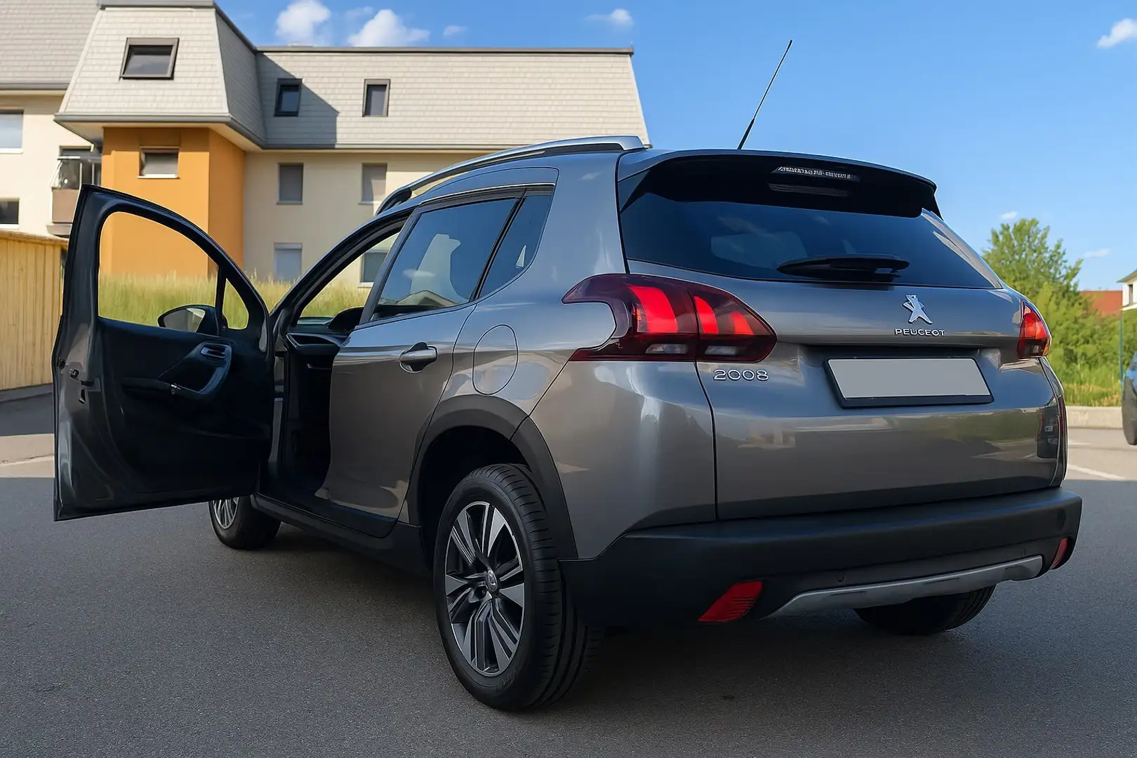 Peugeot 2008 Peugeot 2008 1.2 PureTech Allure |Modell 2018 Grau - 1