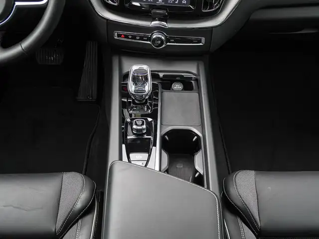 Volvo XC60 view 15