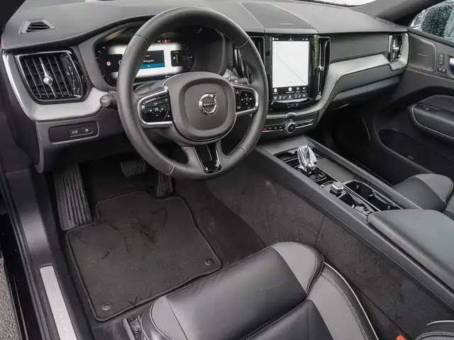 Volvo XC60 view 10