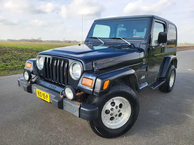 Jeep Wrangler 4.0i Hardtop Laredo 6 cilinder 1998 benzine