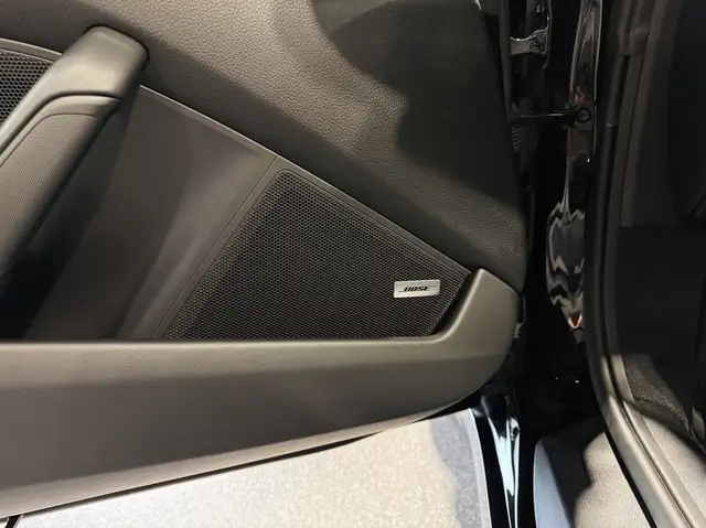 Porsche 911 view 11