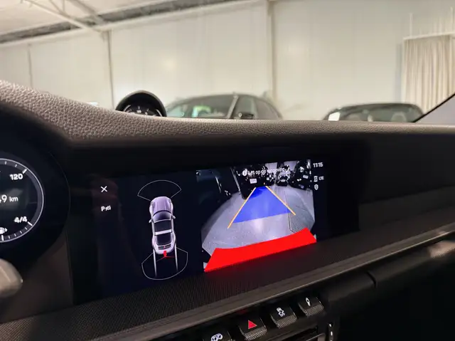 Porsche 911 view 14