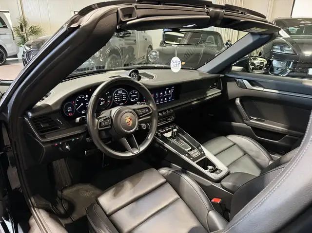 Porsche 911 view 2