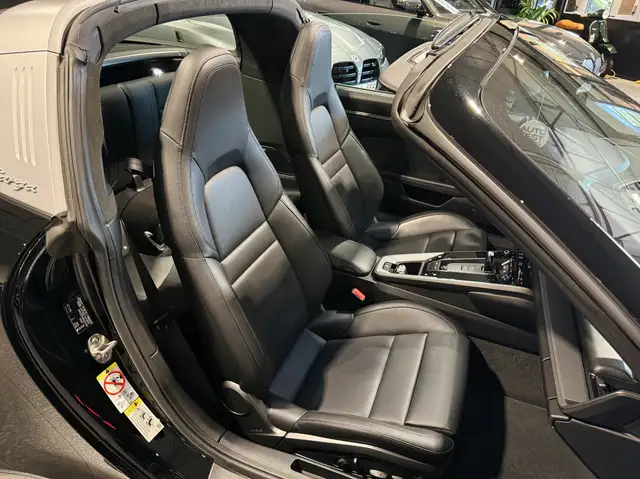 Porsche 911 view 13