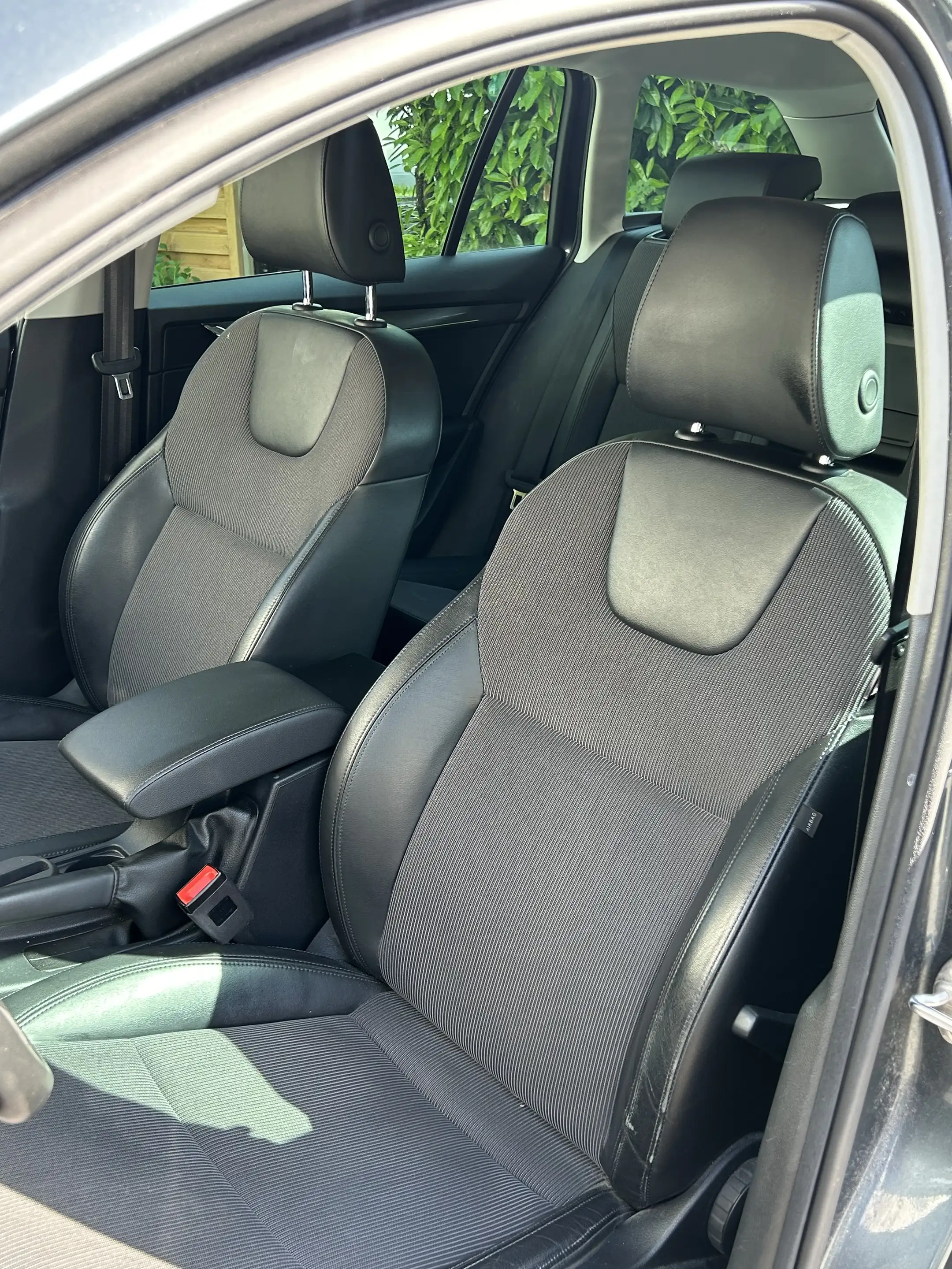 Skoda Octavia Combi 1,6 TDI Style DSG — photo 14