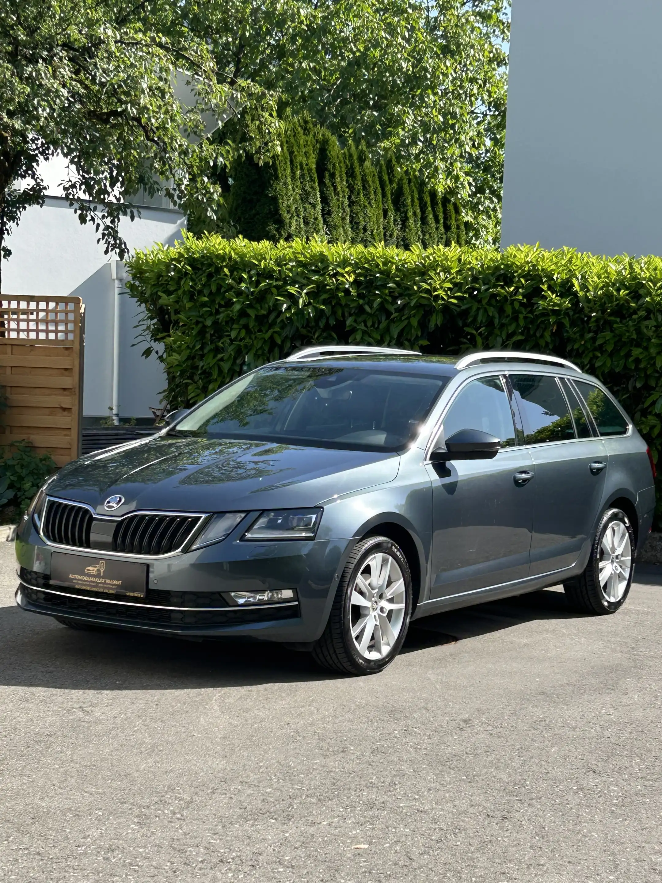 Skoda Octavia Combi 1,6 TDI Style DSG — photo 2