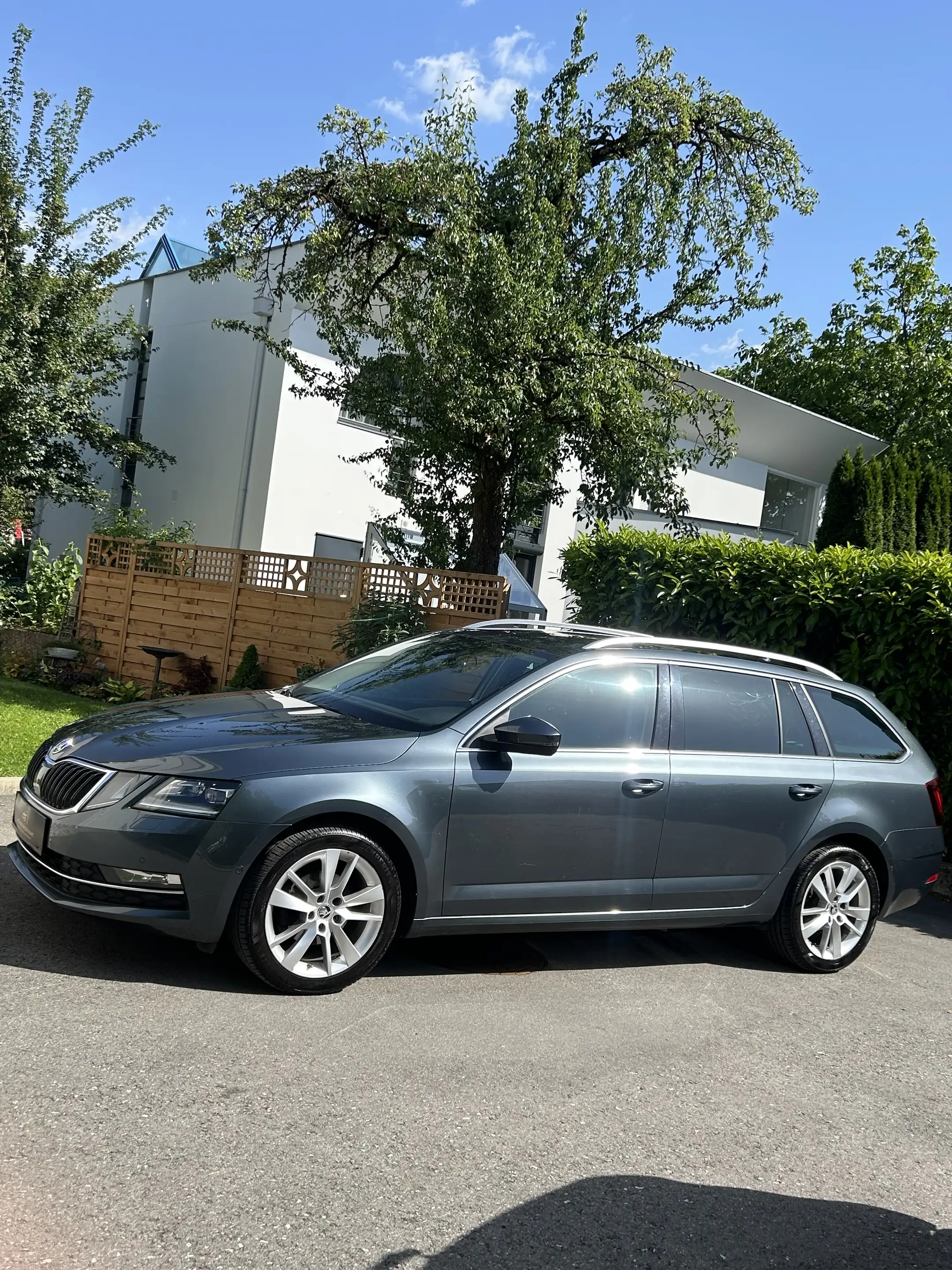 Skoda Octavia Combi 1,6 TDI Style DSG — photo 4