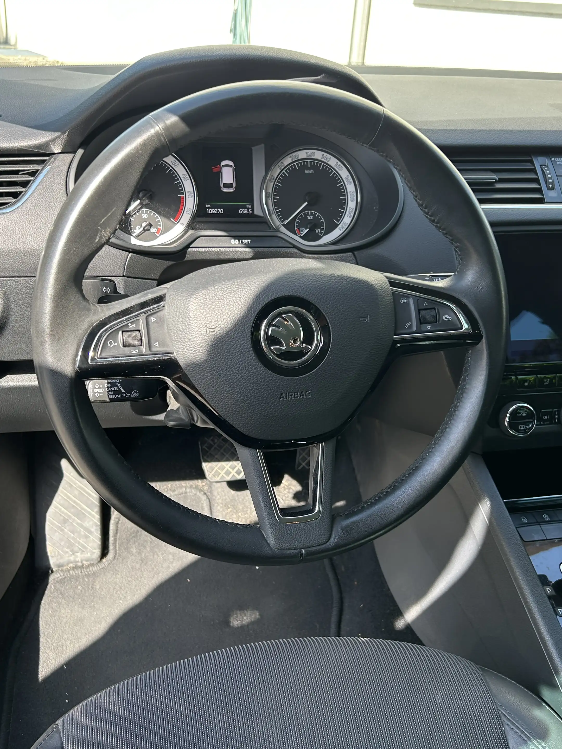 Skoda Octavia Combi 1,6 TDI Style DSG — photo 11