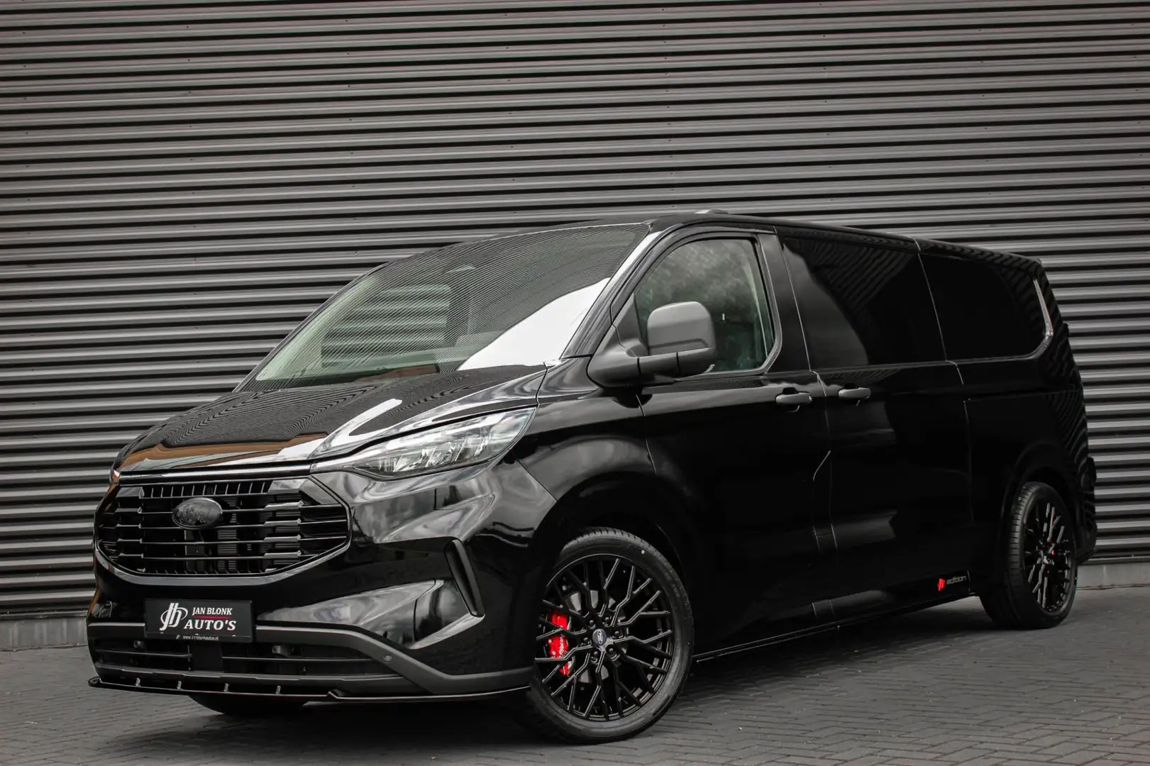 Ford Transit Custom 2.0 TDCI L2H1 6-BAK 136PK JB- EDITION 2XSCHUIF / F Zwart - 1