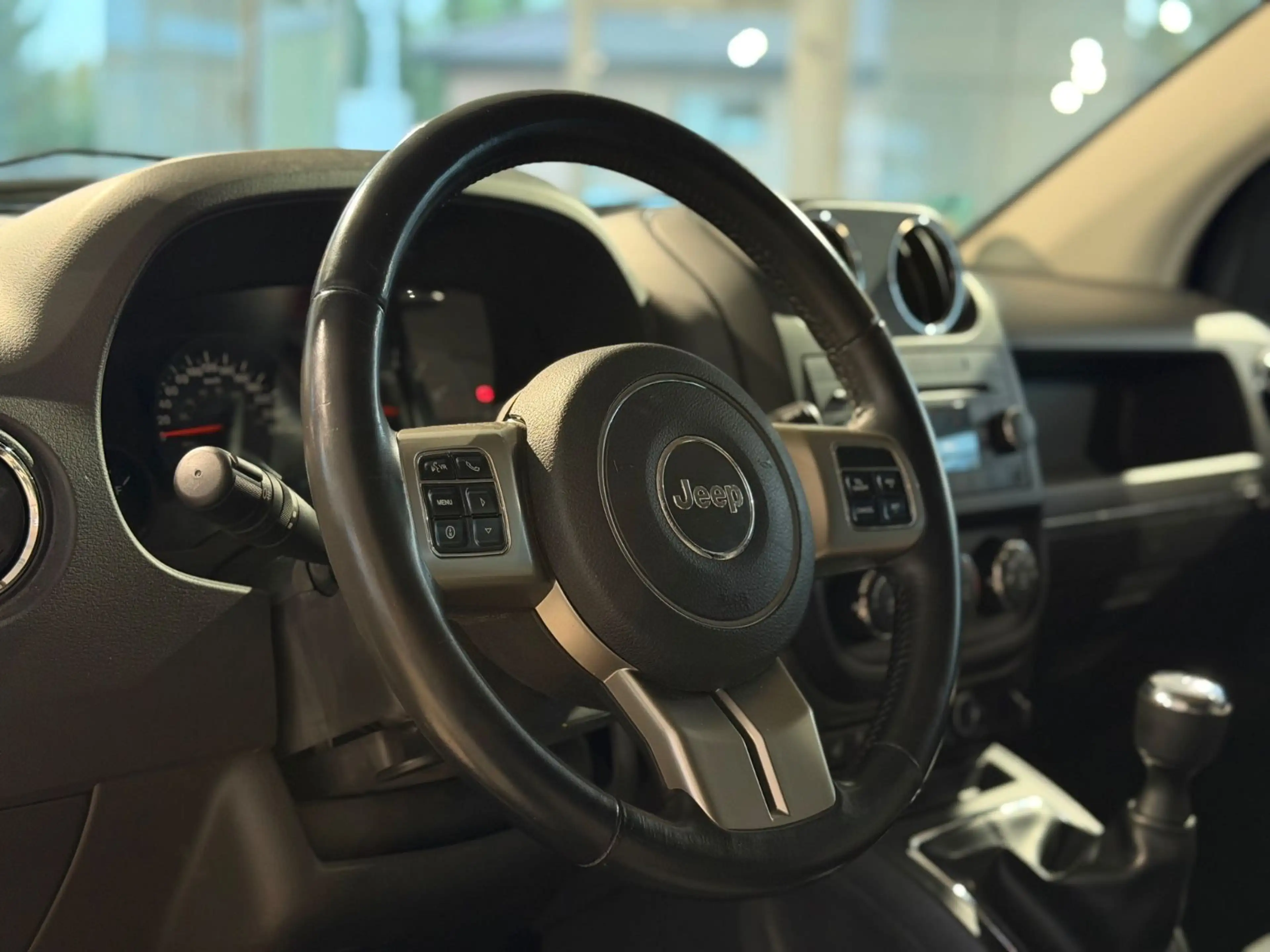 Jeep Compass Sport 4x2*KLIMA*SHZ*USB*TEMP.*TÜV NEU* — photo 13