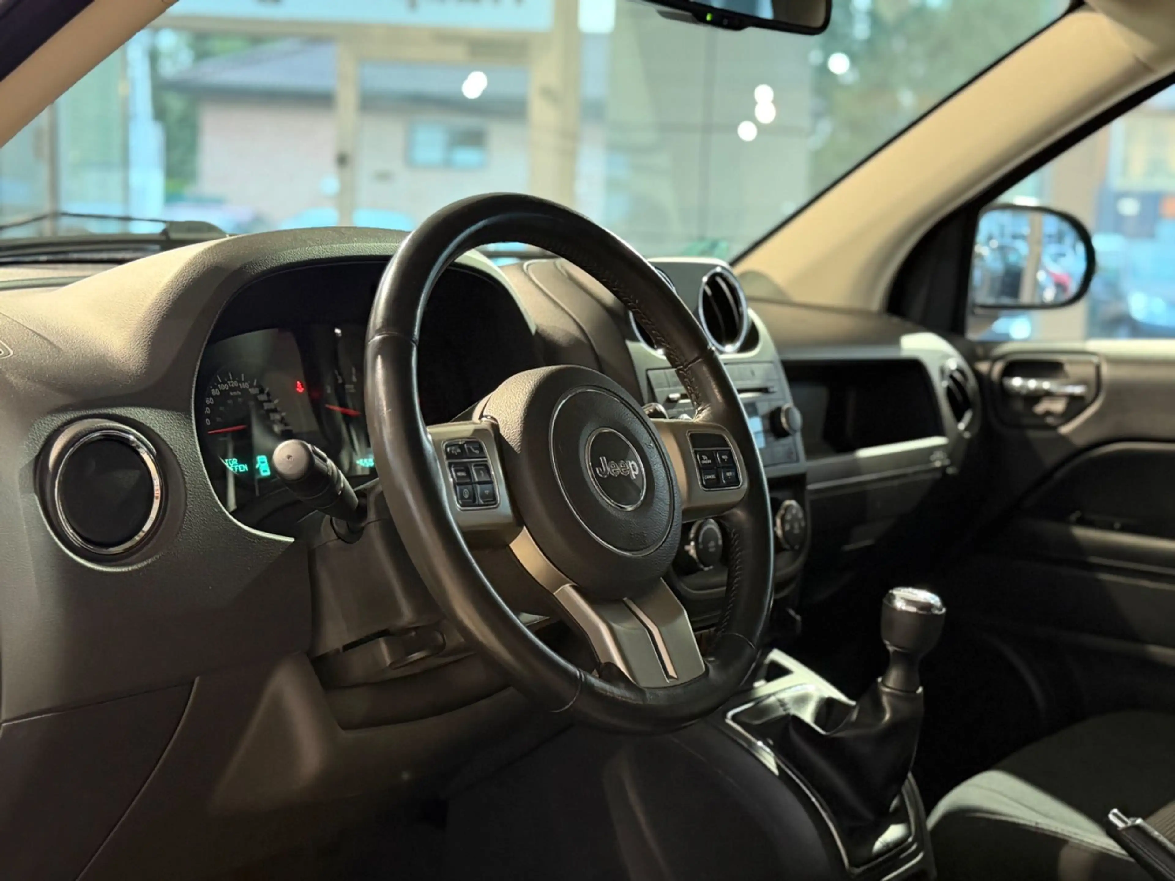 Jeep Compass Sport 4x2*KLIMA*SHZ*USB*TEMP.*TÜV NEU* — photo 12