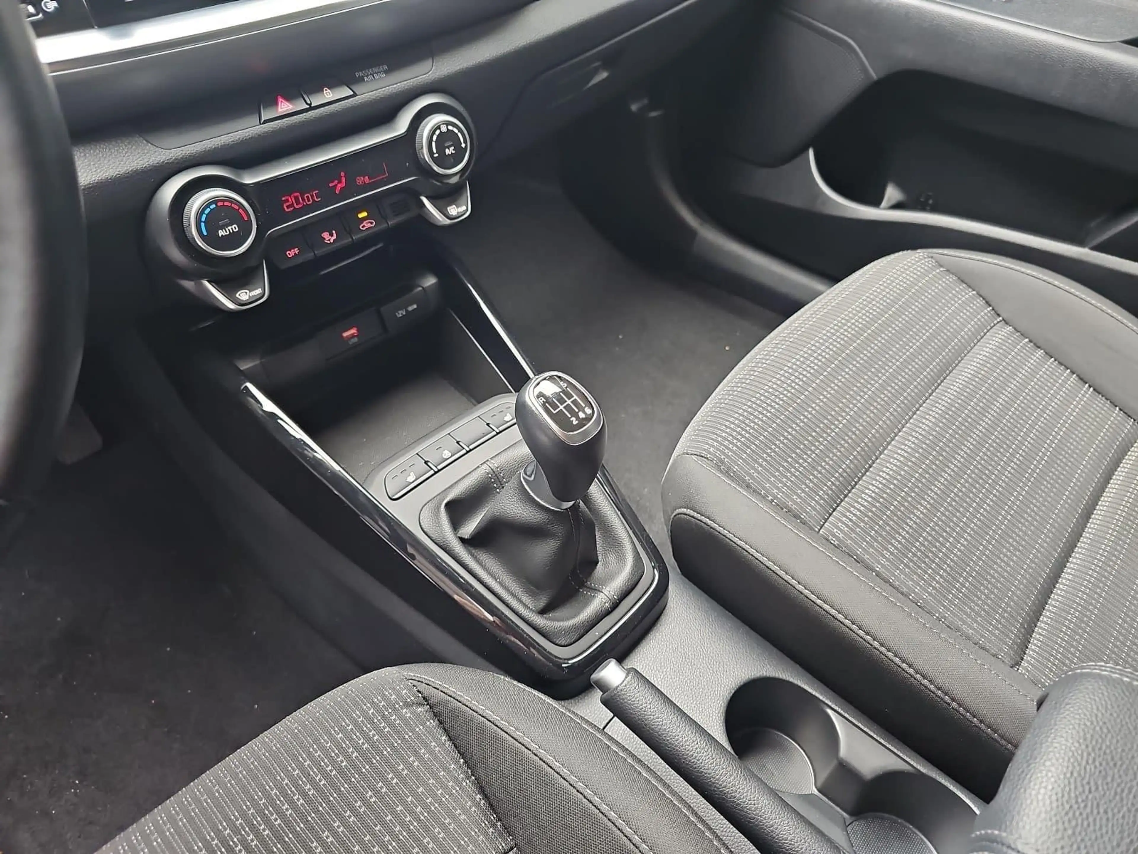 Kia Stonic STONIC 1.0 T-GDI 100 VISION LED SITZH. NAVI — photo 13
