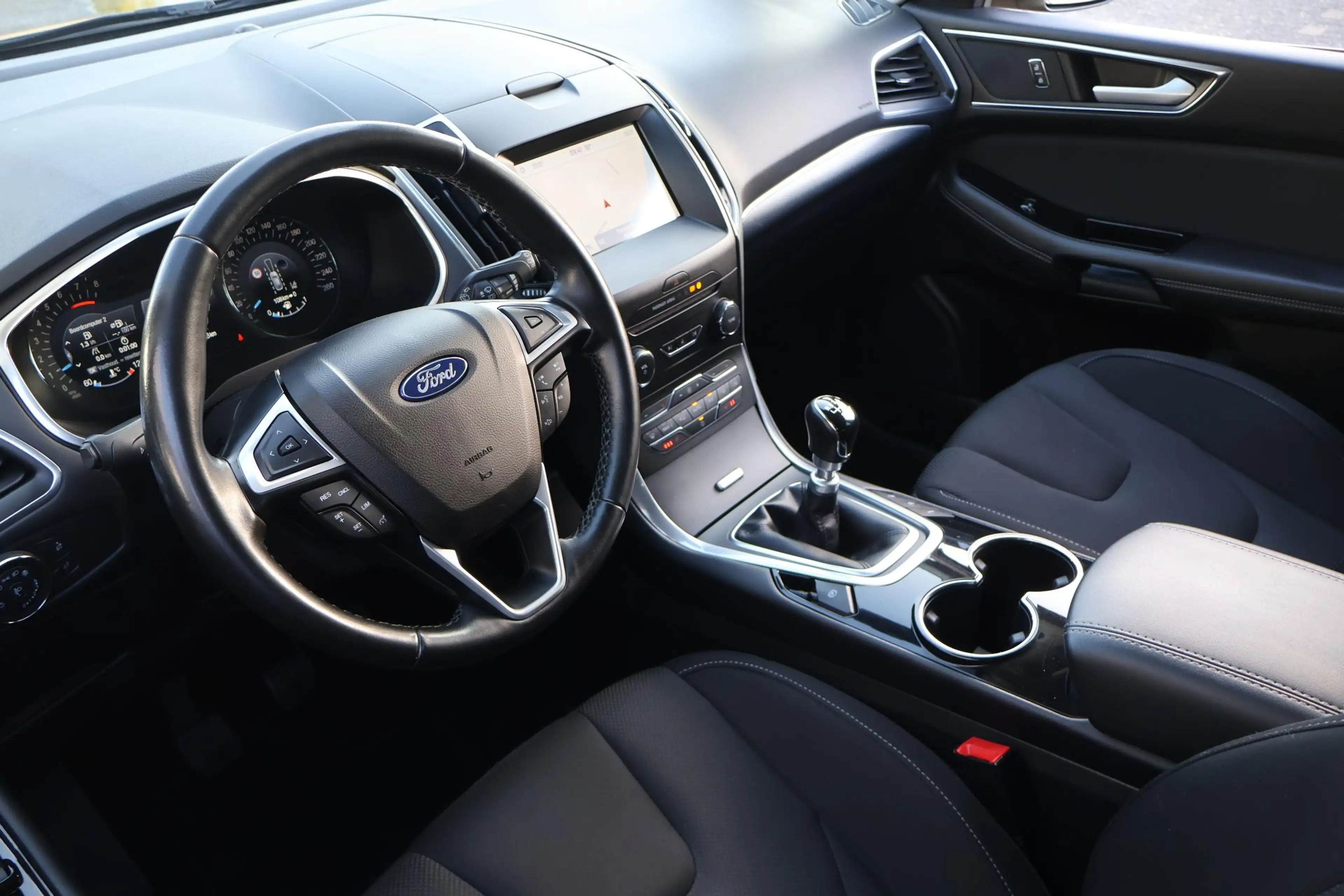 Ford S-Max 1.5 ST-Line 7p. — photo 8