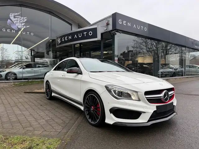 Mercedes-Benz CLA 45 AMG 4-Matic Toit Pano. * 12 à 36 MOIS GARANTIE *